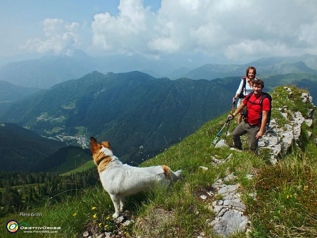 51 in cresta affilata con vista su Mezzoldo....JPG